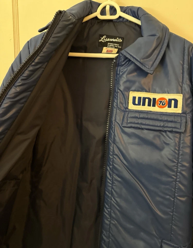 Chaqueta cortavientos Union 76 impresionante acolchada cálida rara vintage carrera rayas capucha Foto 3 de 4