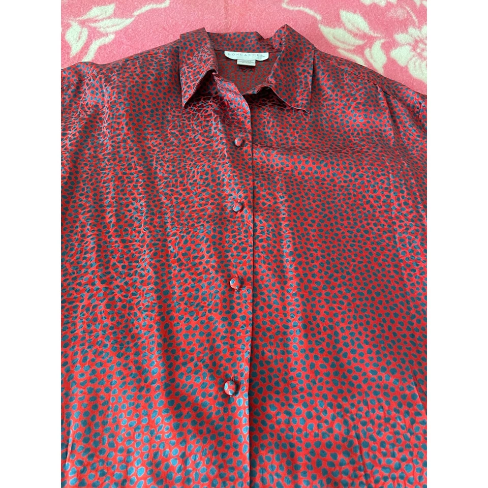 Doncaster 100% Silk red with blue Animal Print long sleeve blouse  Foto 3 de 4
