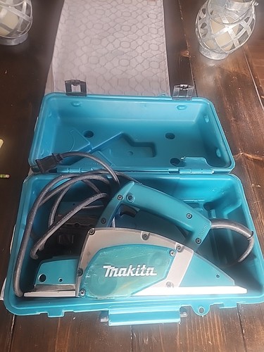 🔥 Makita 1900B 3-1/4" Power Planer TOOL W/Hard Case, Accessories 🔥