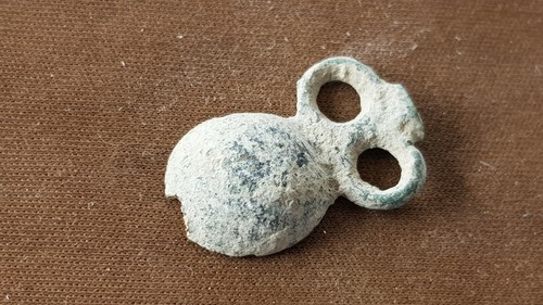 Nice little rare Post Medieval clothing fastener. Please read Description. L7o