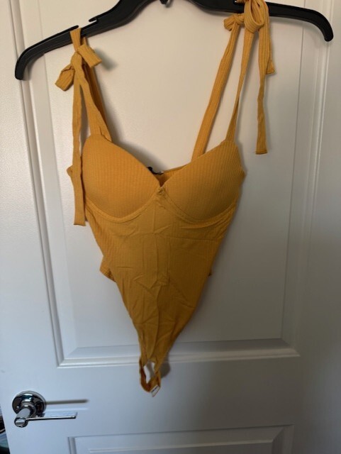 Picture 1 of 4