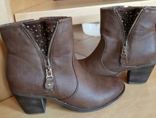 Stiefeletten Farbe Baun Größe 40 Mode Queen mit hübschen Strassnieten Neuwertig!