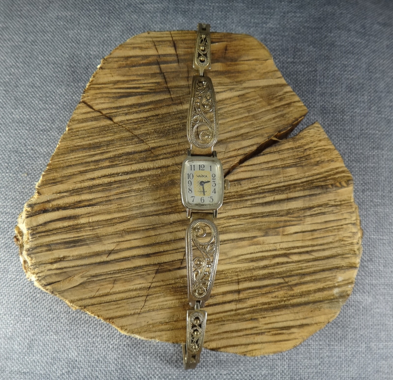 Vintage Chaika Women's Beauty  Watch Soviet Mechanical Serviced