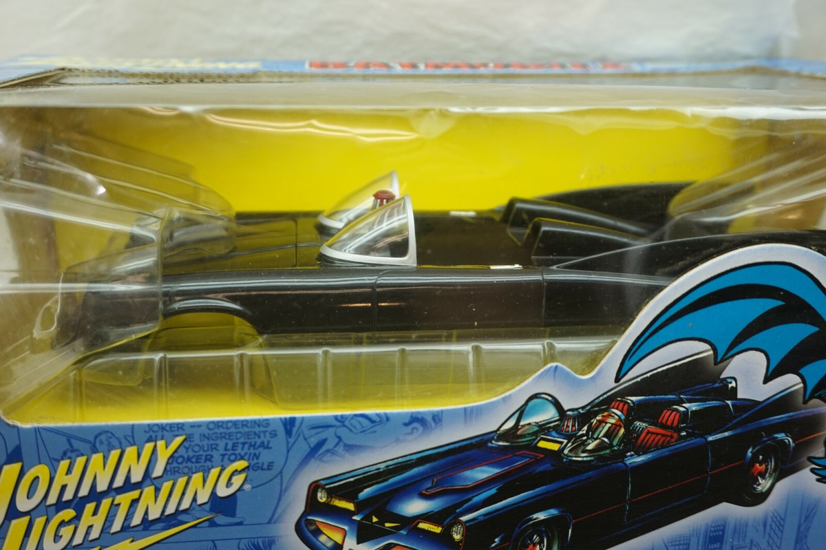 BATMOBILE DIECAST 1:24 SCALE MODEL CAR KIT JOHNNY LIGHTNING 6904