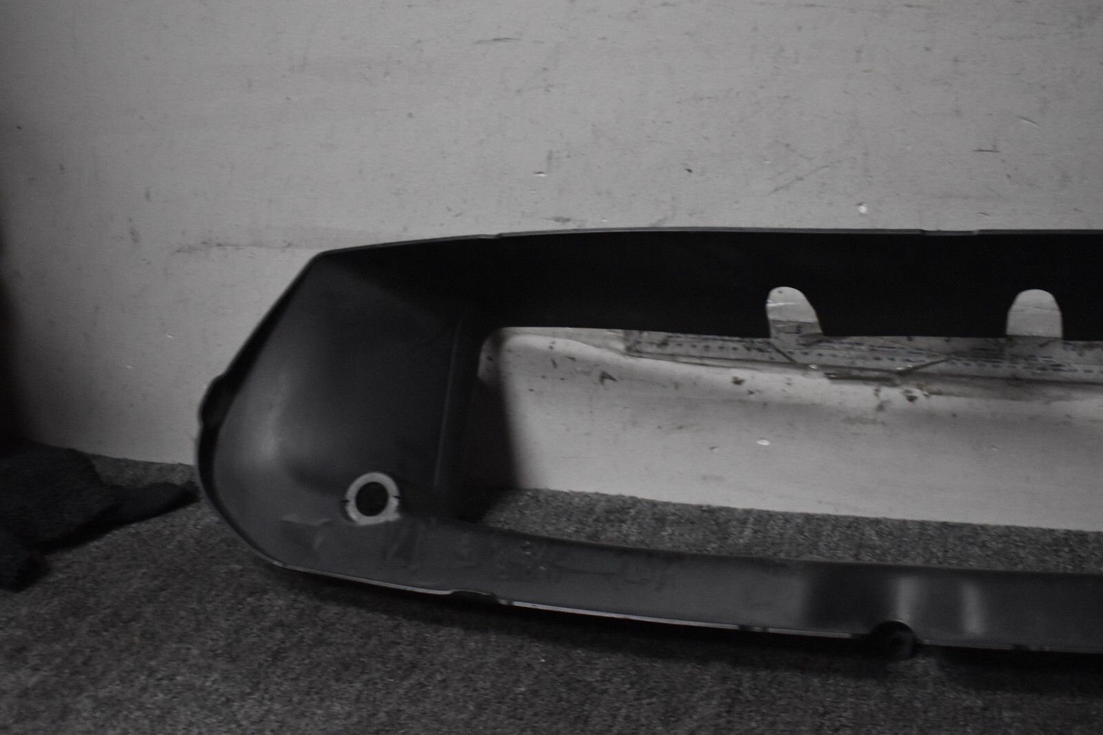 2017-2019 MASERATI GHIBLI FRONT LOWER AIR DUCT FACTORY OEM