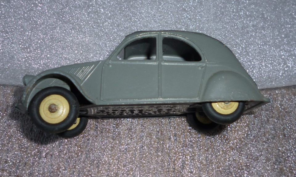 Atlas 1/43 Dinky Toys CITROËN DS 19 Ref 530 Avec Son Pass