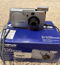 Olympus D-520 Zoom 2.0MP Digital Camera 3X Optical Powers On, No Card