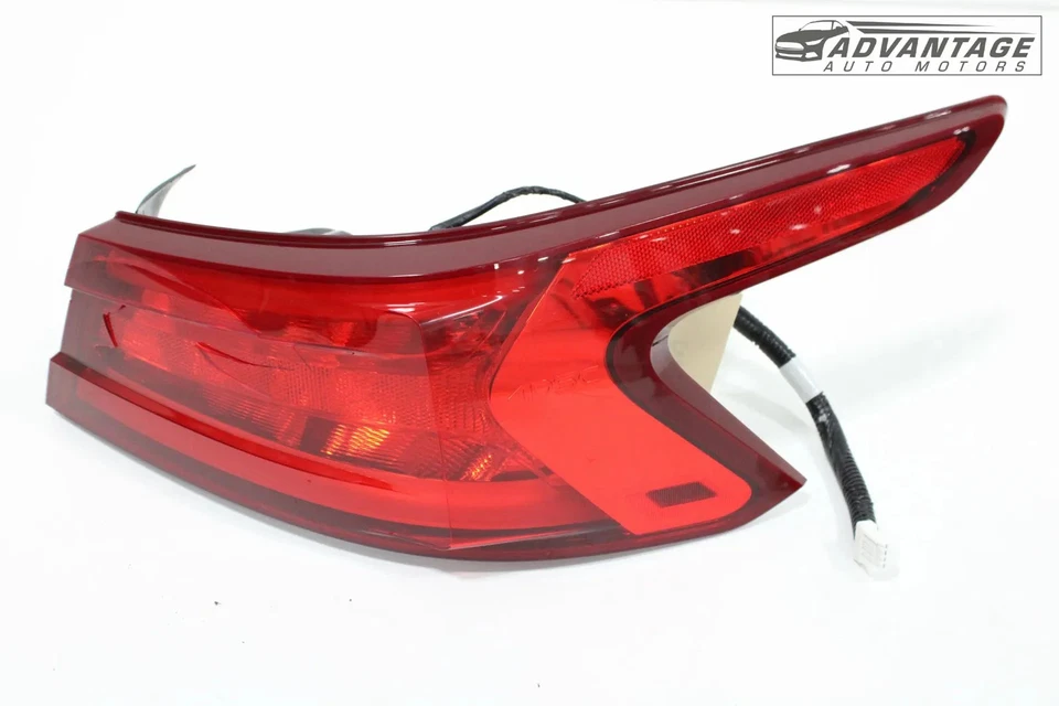 Nissan Máxima 2016-2018 cuarto trasero derecho exterior luz trasera OEM Foto 4 de 4