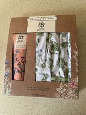 Heathcote & Ivory : In the Garden - Gardening Gloves and Hand Cream Set  (100ml)