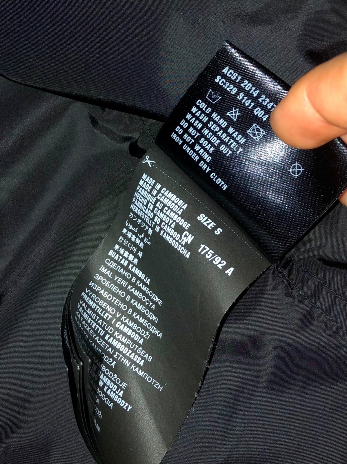 Authentic Prada Nylon Lightweight Waterproof Over… - image 5