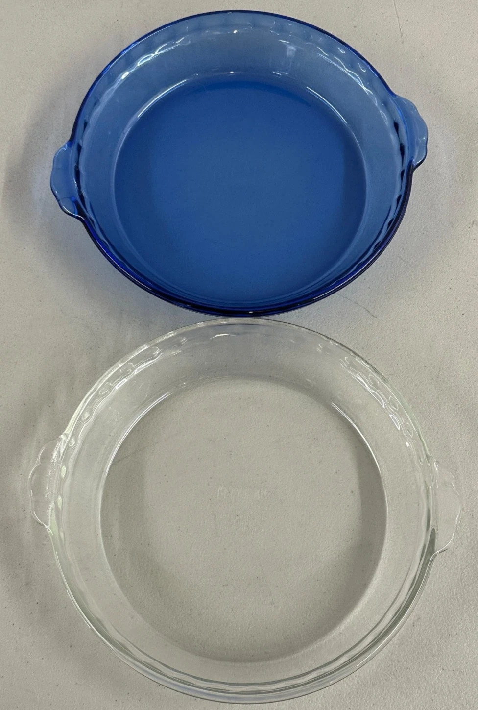 VTG Pyrex Cobalt Blue + Clear Glass Fluted Pie Plate Pan Dish 229 9.5" Set of 2
Opens in a new windo