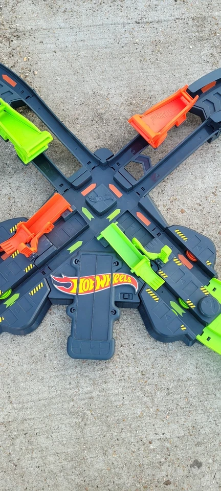 Hot Wheels GFH87 Colossal Crash Track Action Complete Working - Image 3 of 4