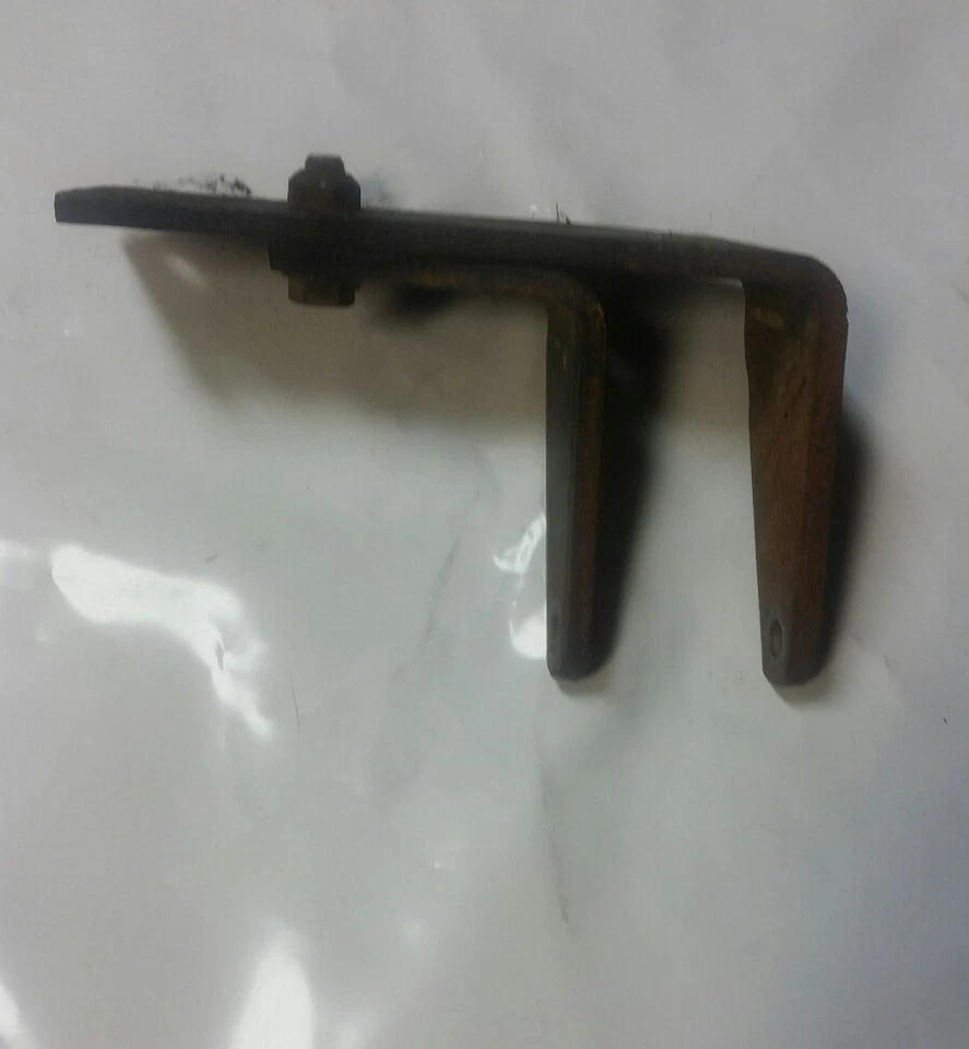 GMC V6 401 432 478 V12 702 Alternator Bracket - Image 2 of 2