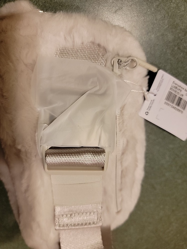 LULULEMON 1L Fleece Fur Belt Bag in Bone White Silver NWT
