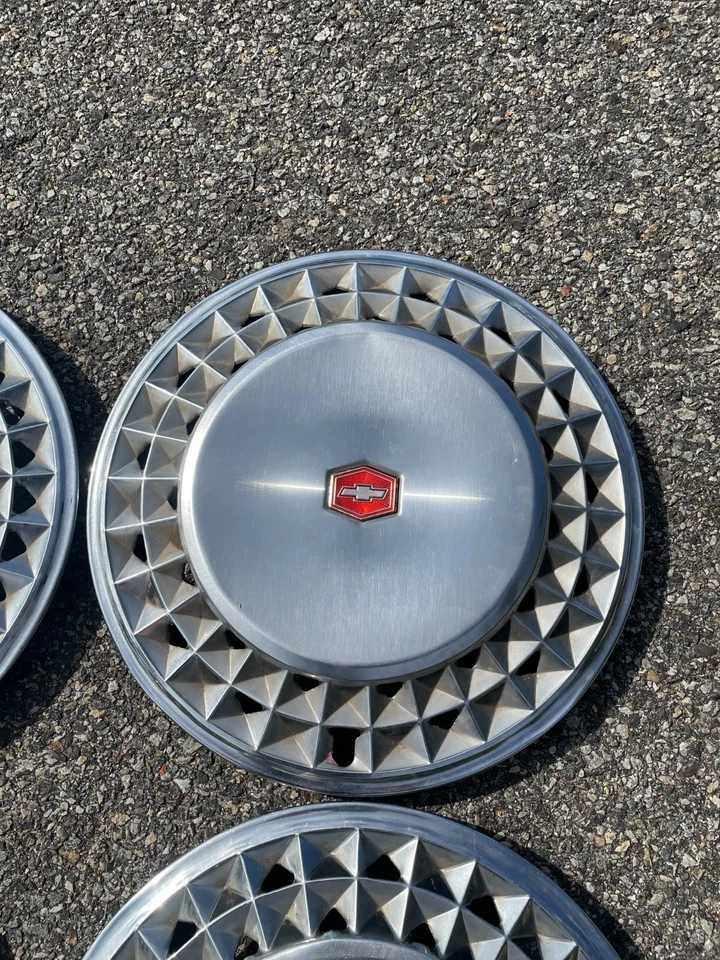 Tapacubos originales Chevy Malibu El Camino 1981 a 1984 14 pulgadas cubiertas de rueda Foto 3 de 4