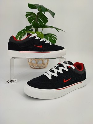 Nike Kid s SB Malor Black Lace Up Sneakers Size 4.5 US