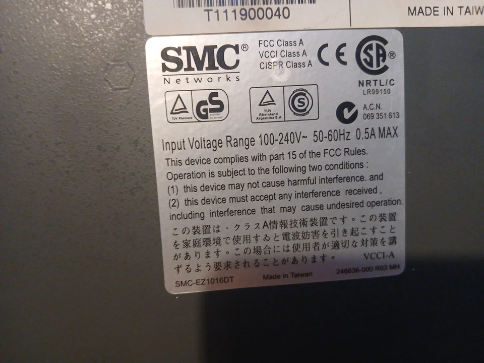 SMC 1016DT, EZ Switch 16 Port 10/100 Network Switch, (EZNET-16SW) Pre-Owned - Image 4 of 4