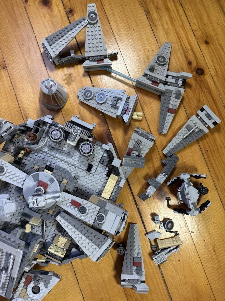 Juego Legos Halcón Milenario Star Wars. Todas las piezas SIN CAJA SIN INSTRUCCIONES 🔥 Foto 3 de 4