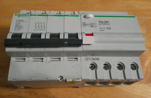 Disjoncteur Schneider 60103 C60N 1P 2A C UL CSA - Protection électrique