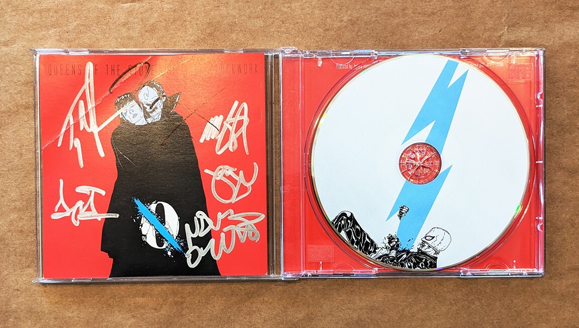 Queens of the Stone Age 直筆サイン CD Queens of the Stone Age 直筆サイン CD QUEENS OF THE STONE AGE 直筆