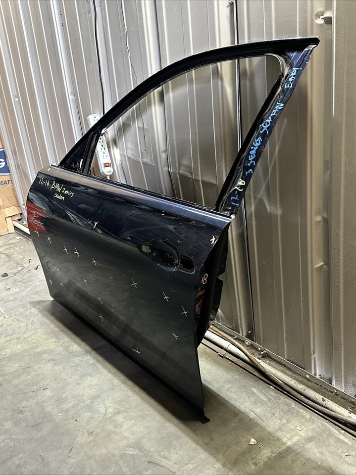 BMW 320i 328i 330e 340i xD LH 2012 13 14 15 16 17 2018 puerta delantera izquierda carcasa OEM Foto 3 de 4