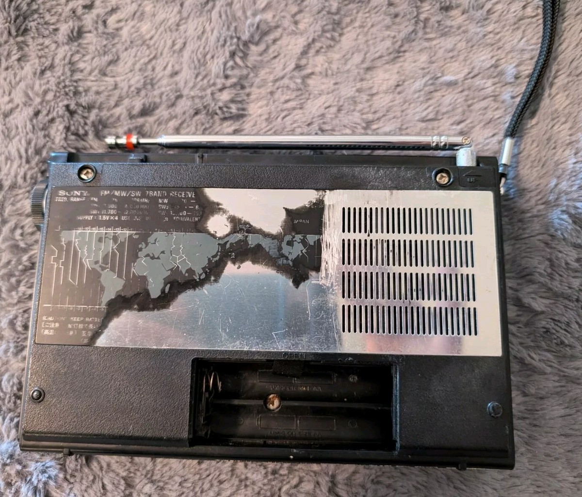 Vintage Sony ICF-7600 7 Band Receiver Radio MW/SW FOR PARTS Vintage Sony ICF-7600 7 Band Receiver Radio MW/SW FOR PARTS