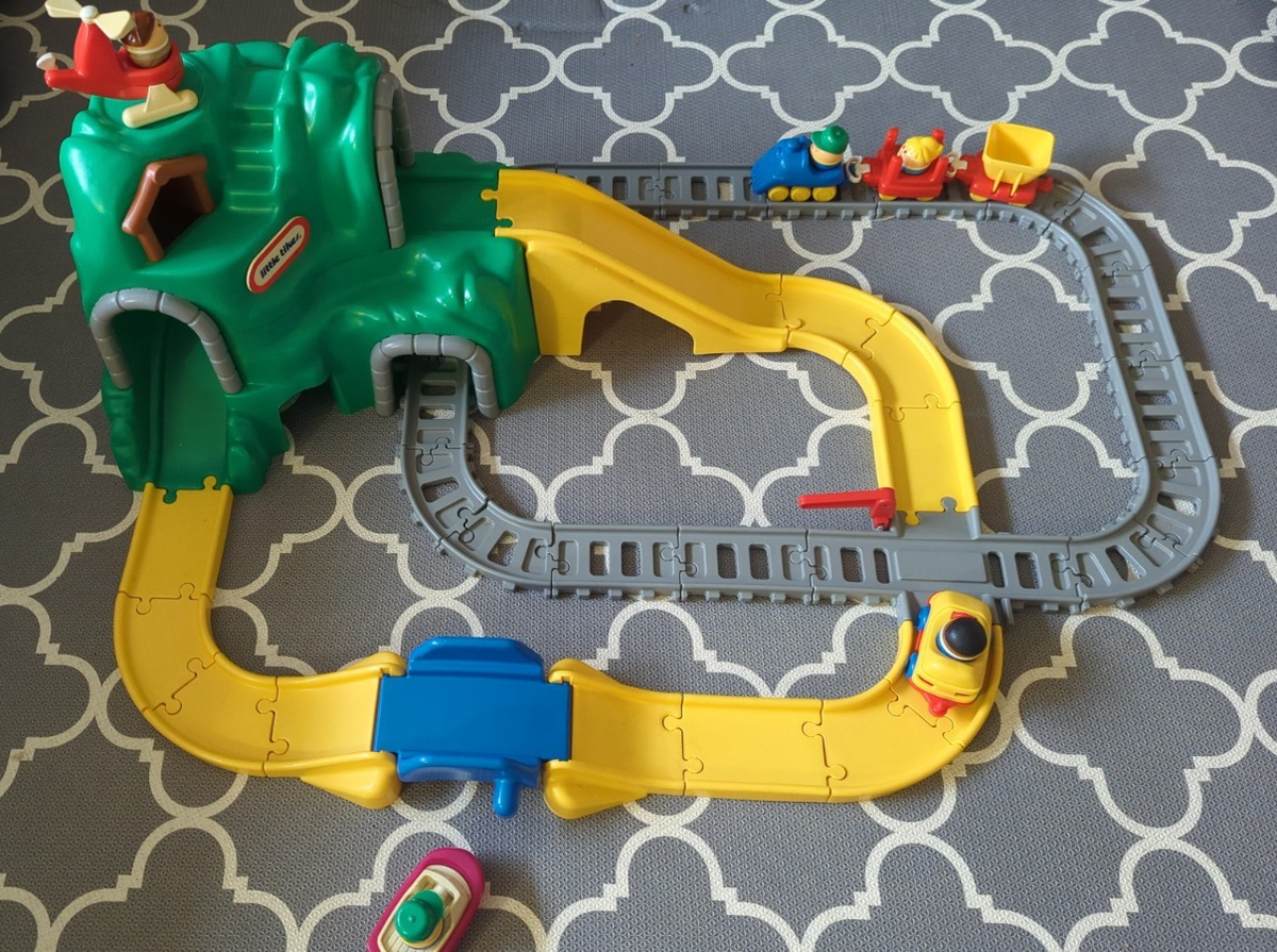 Little Tikes Green Mountain Peak Road & Rail 1991 Train Boat Cars