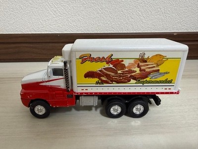 American retro mini fresh fish refrigerated truck toy super market #5ba18e