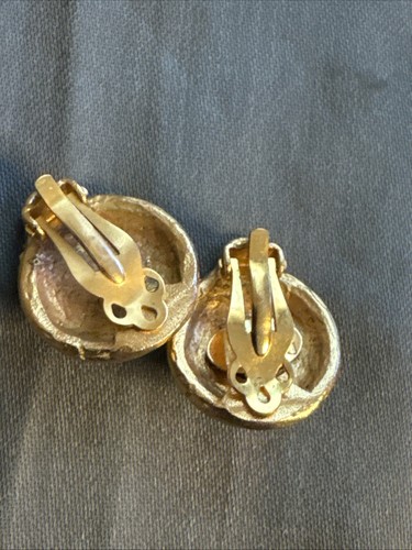 Vintage Deanna Hamro Clip On Earrings Gold Tone Dome - Picture 5 of 7