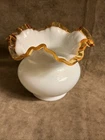 Circa 1930S Fenton Art Glass Light Amber Gold Crest Ruffled Rose Bowl Vase