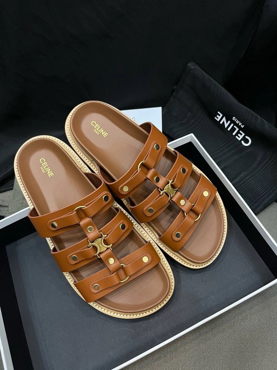 Sandali CELINE Triomphe in pelle con catena taglia 37 marroni Made in Italy nuovi