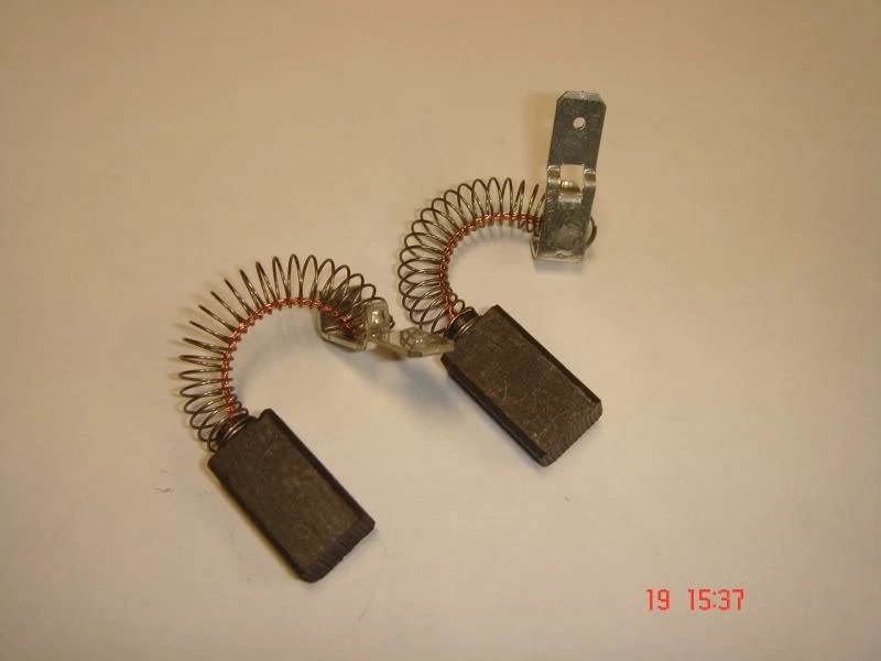 DEWALT ROUTER CARBON BRUSHES DW625E DW700 MITRE SAW 15