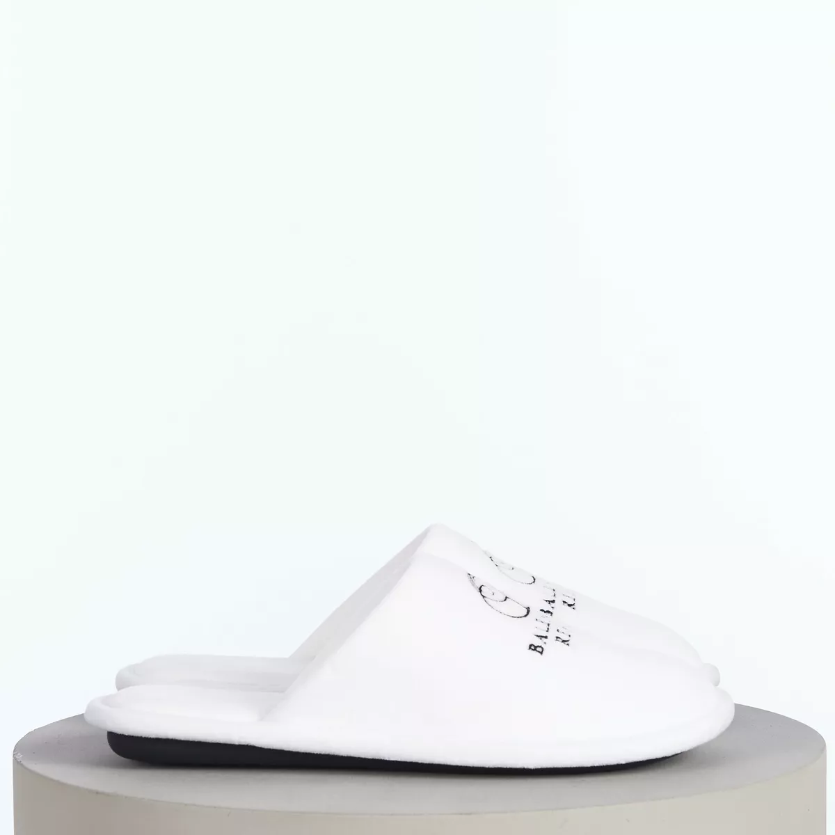 BALENCIAGA 550 Men s White Soft Mule Resort Slippers Logo