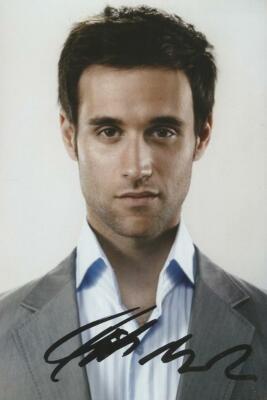 EMMERDALE: RIK MAKAREM 'NIKHIL SHARMA' SIGNED 6x4 PORTRAIT PHOTO+COA | eBay