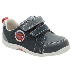 clarks narrow fit shoes