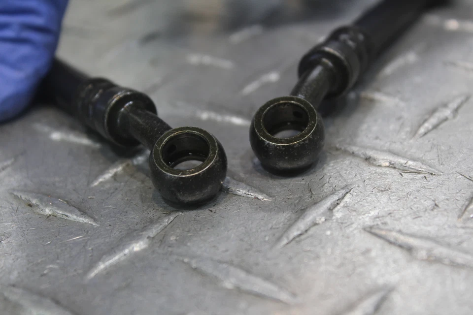 1996 HONDA INTERCEPTOR 750 VFR750F FRONT BRAKE CALIPER HOSES LINES 45125-MZ7-003 - Image 3 of 4