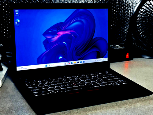 Lenovo ThinkPad P14S Gen 2 Touch 8-Core Ryzen 7 Pro 5850U 32GB RAM-512GB WIN 11 - Picture 3 of 15