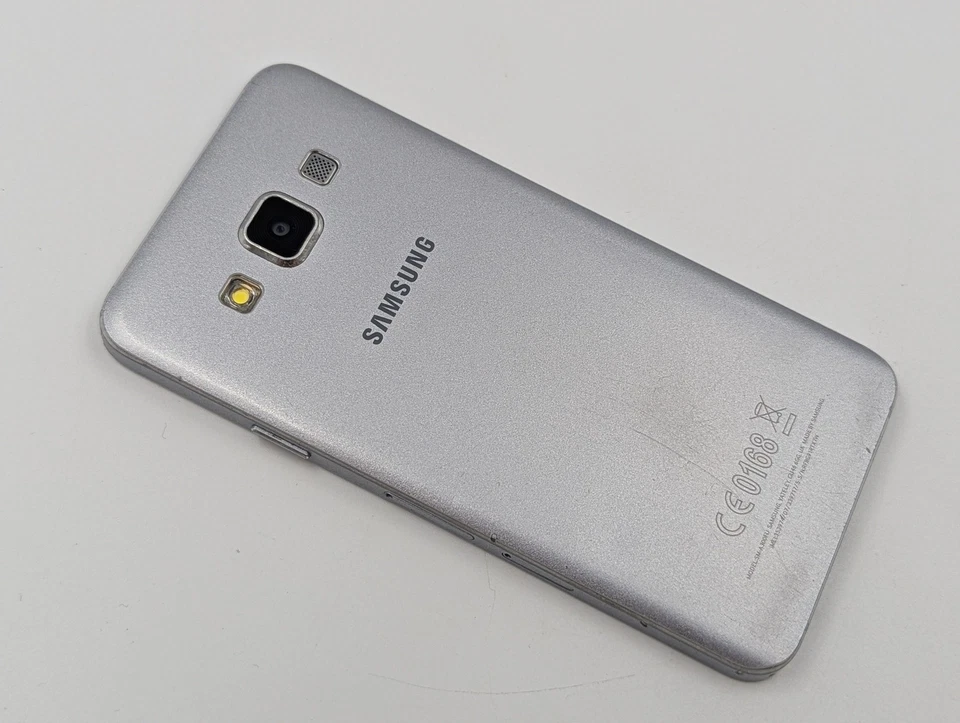 Samsung Galaxy A3 · 16GB, Foto 2 von 5