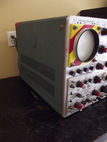 Tektronix 545A Oscilloscope-Powers Up & Responds-W/Type CA Plug In - SR256x - Picture 4 of 10