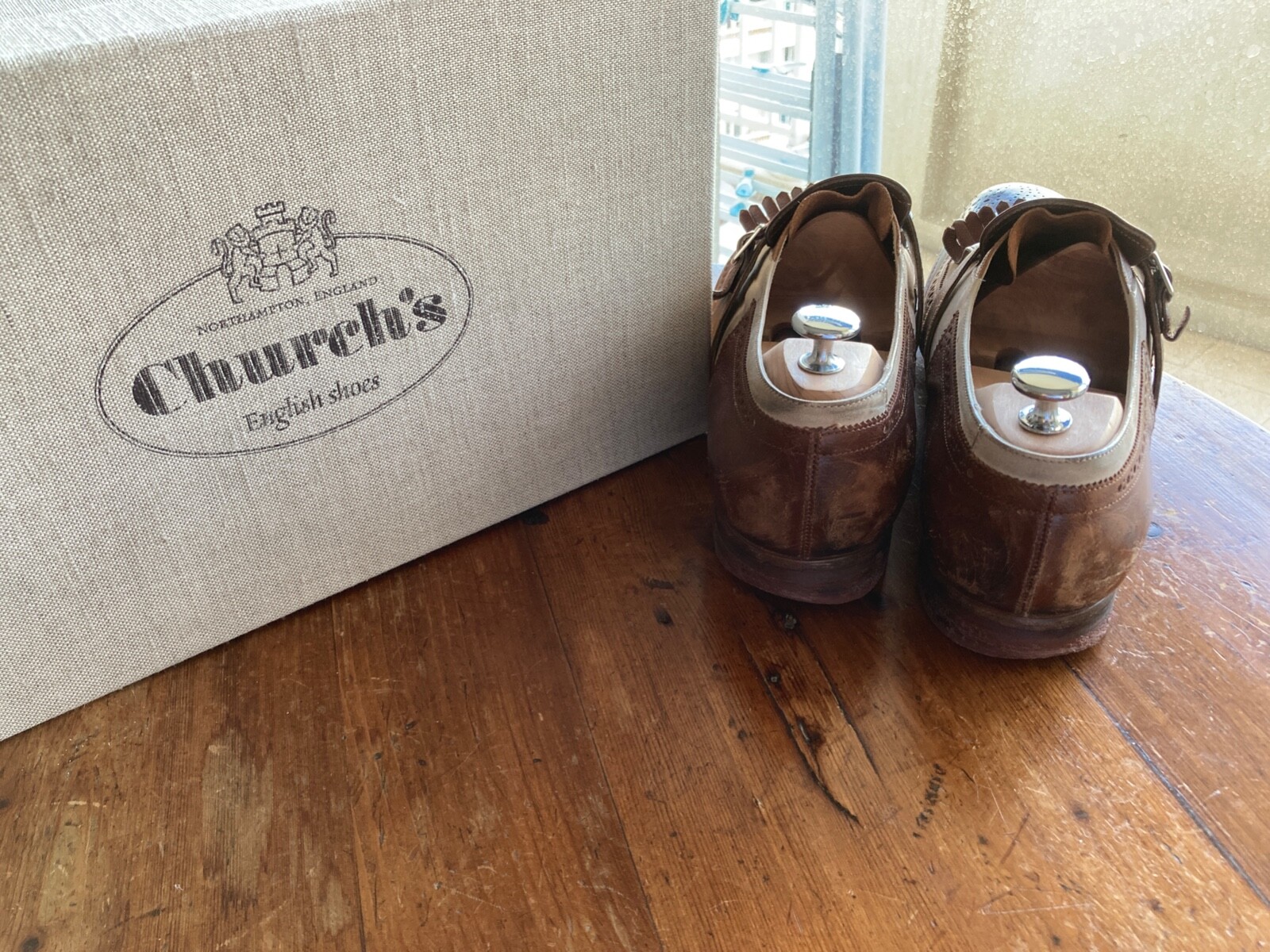 prix chaussure church