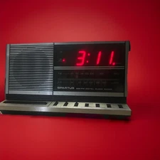 Spartus Digital Clock Radio Am Fm  Microta Alarma Pm  Vintage Made In Hong Kong