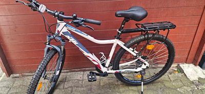 KTM PEAK Mountainbike 15'' Federgabel Scheibenbremse Gepäckträger Schwarz