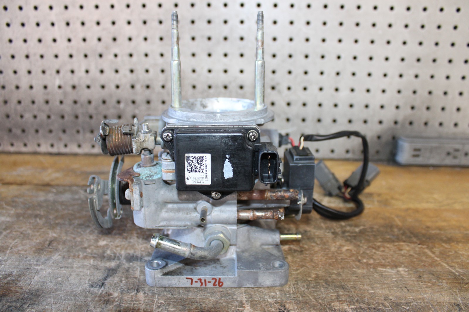 1992 Nissan D21 Hardbody Pickup 2.4L Throttle Body Assembly