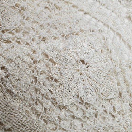 Antique Needle Lace Placemats 4 Cream Handmade 15x9" Doilie Dresser Scarf Flaw B - Picture 7 of 11