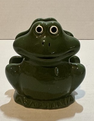 very cute wide eyed green frog Napkin Holder Ceramic