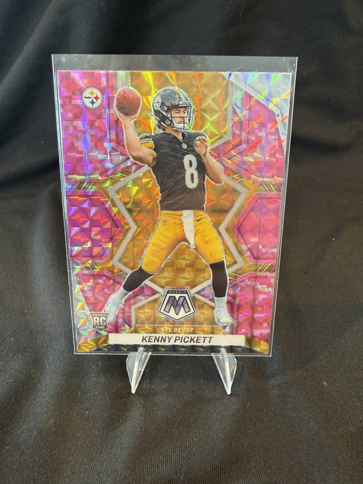 2022 Panini Mosaic - NFL Debut Kenny Pickett #270 Camo Pink Mosaic Prizm (RC)