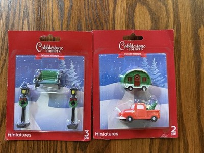 NEW Set of 5 (2 packs) Cobblestone Winter Village Christmas Miniatures