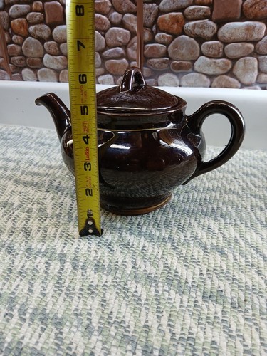 VINTAGE ROYAL CANADIAN ART POTTERY DRIPLESS TEAPOT ( Small Chip) - Picture 16 of 17