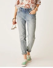 Carson Hi Rise Jean-The Carson is an absolute go-to for just about any occasion.
