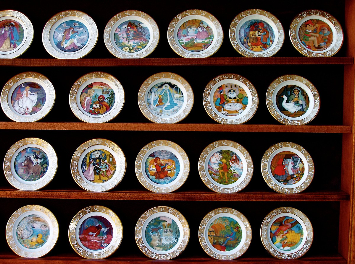 Franklin Mint The Best Loved Fairy Tales Mini 50 Plate Complete